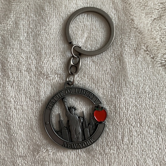 New York Statue of Liberty keychain - Picture 2 of 4
